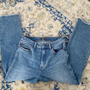 Abercrombie & fitch ultra high rise straight leg jeans. Size 28, 6 regular